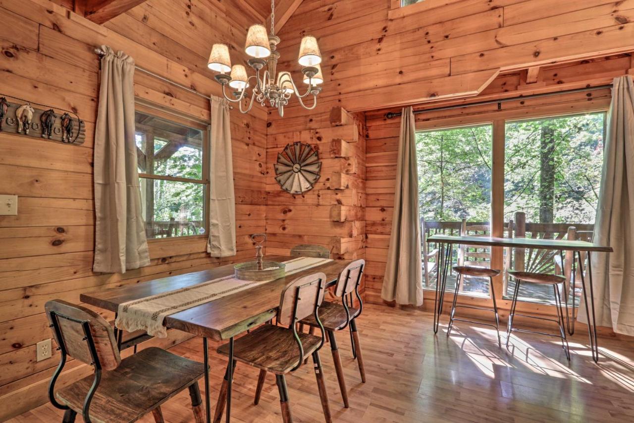 Cabin With Hot Tub And Deck, 3 Mi To Pigeon Forge Sevierville Exterior photo