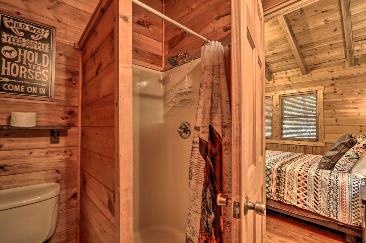 Cabin With Hot Tub And Deck, 3 Mi To Pigeon Forge Sevierville Exterior photo