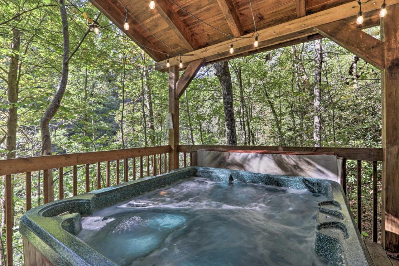 Cabin With Hot Tub And Deck, 3 Mi To Pigeon Forge Sevierville Exterior photo